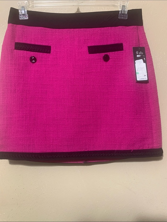 Karl Lagerfeld Dresses & Skirts - Karl Lagerfeld size 8 Fuchsia Tweed Mini Skirt Black Trim NWT $109